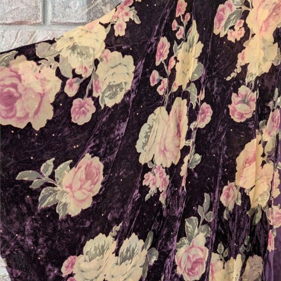 Torrid Kimono Womens One Size Burgundy Velvet Burnout Rose Floral Whimsy Goth - Picture 6 of 8